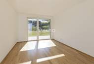 Luxus in den Weinbergen! Exklusive Erstbezug Gartenwohnung mit privatem Pool und Poolhaus!