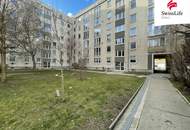 Sanierungsbedürftige 2 Zimmer Wohnung | Loggia ca.11,86m² | 1. Liftstock