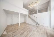 Elegantes Geschäftslokal mit Galerie