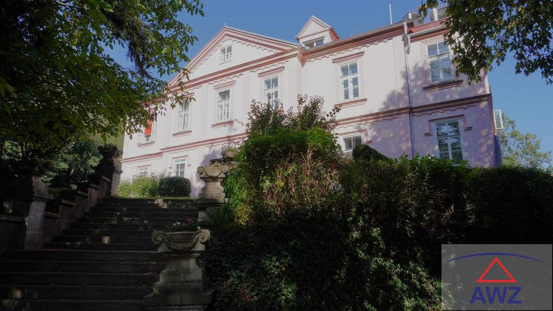 Herrschaftliches Wohnen im Schloss: Exklusive Eigentumswohnung in absoluter Ruhelage von Graz-Mariatrost!