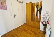 TERRASSENHIT, LORYSTRASSE, vermietete 50 m2 Neubau mit 38 m2 Terrasse, 2 Zimmer, Komplettküche, Duschbad, Parketten, 4. Liftstock