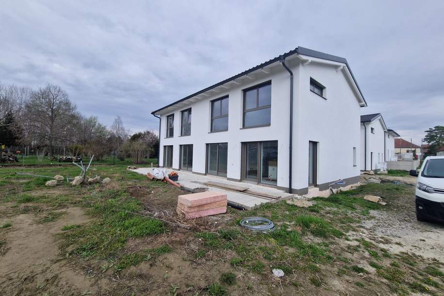 WOHNEN AN DEN DONAUAUEN UND AM WAGRAM: MODERN, MASSIV & HOCHWERTIG WOHNEN IN DER WEINREGION WAGRAM MIT BESTER INFRASTRUKTUR UND VERKEHRSANBINDUNG, Haus-kauf, 449.000,€, 3465 Tulln