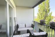 Hochwertig möblierte 3 Zimmer Wohnung mit Loggia - Blick ins Grüne und top Infrastruktur!
