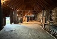 Bauernhaus mit Nebengebäude im Pinkatal