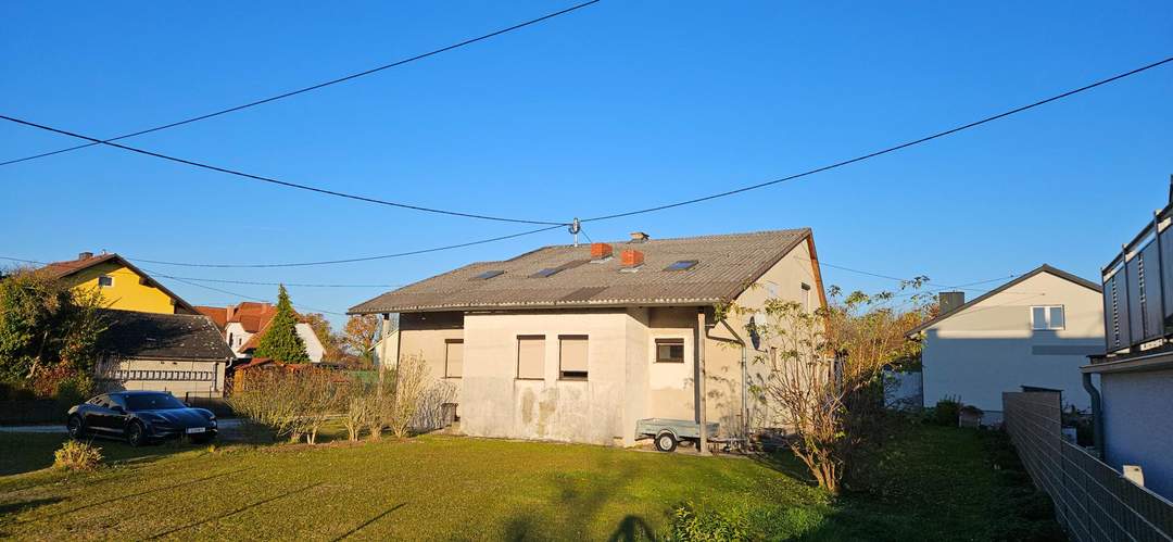 Sanierungsbedürftiges Haus mit Potenzial in attraktiver Lage - ab sofort verfügbar!