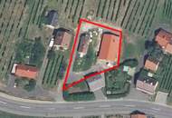 Modernes und neuwertiges Wohnhaus mit Eck- Terrasse und Vollkeller samt weiterem Uralt- Kellerstöckl mit Zu und Umbaugenehmigung