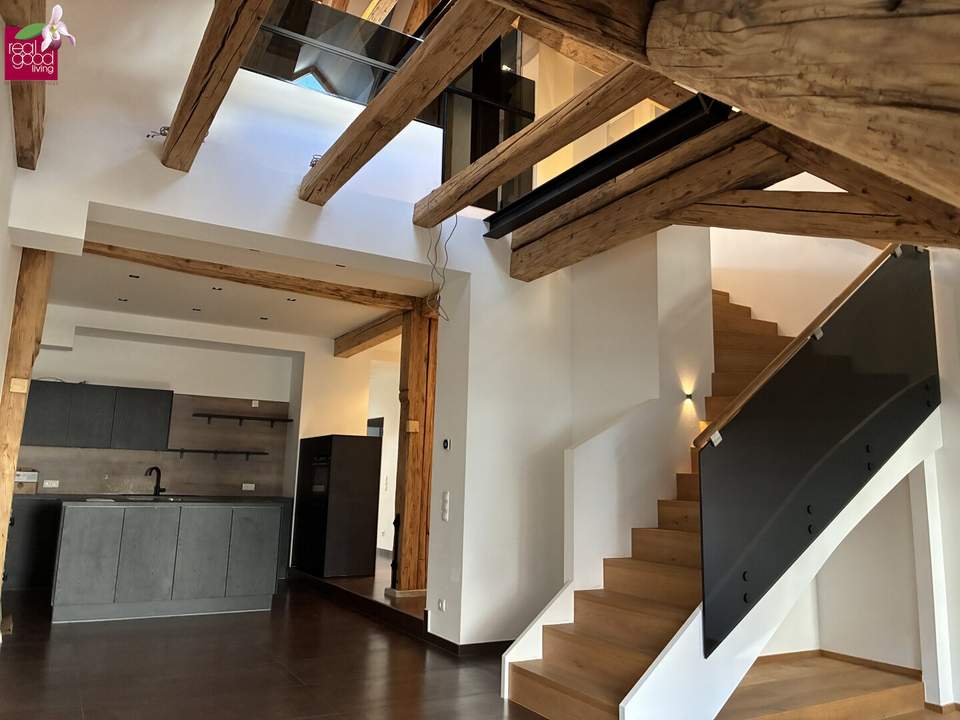 4-Zimmer-Dachgeschoßwohnung mit Galerie &amp; Terrasse in unmittelbarer Nähe zum Karmelitermarkt