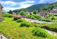 Großzügiges Zweifamilienhaus mit Innenhof, Gewölbekeller und traumhaftem Ausblick