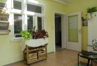 NEU RENOVIERTES EINFAMILIENHAUS MIT NEBENGEBÄUDE