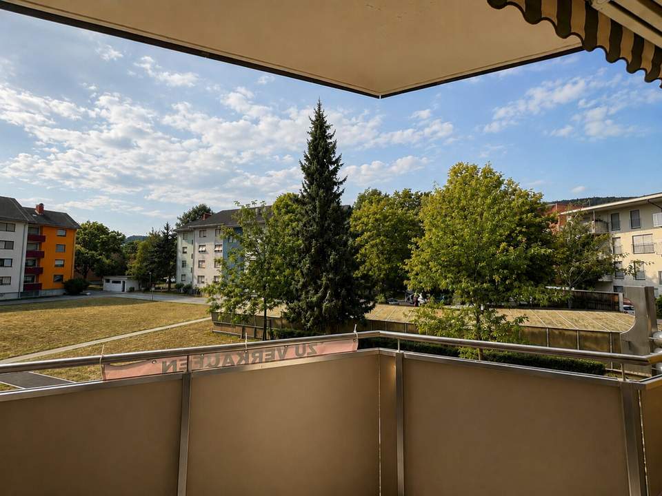 Perfekt geschnittene 1-Zimmer-Wohnung mit separater Küche und Loggia
