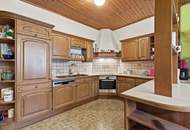 Traditionelles Bauernhaus mit großem Grundstück, Weinpresshaus, Keller und Nebengebäuden!