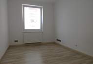 TOP LAGE - NEU RENOVIERTES 4 ZIMMER APARTMENT MIT LOGGIA