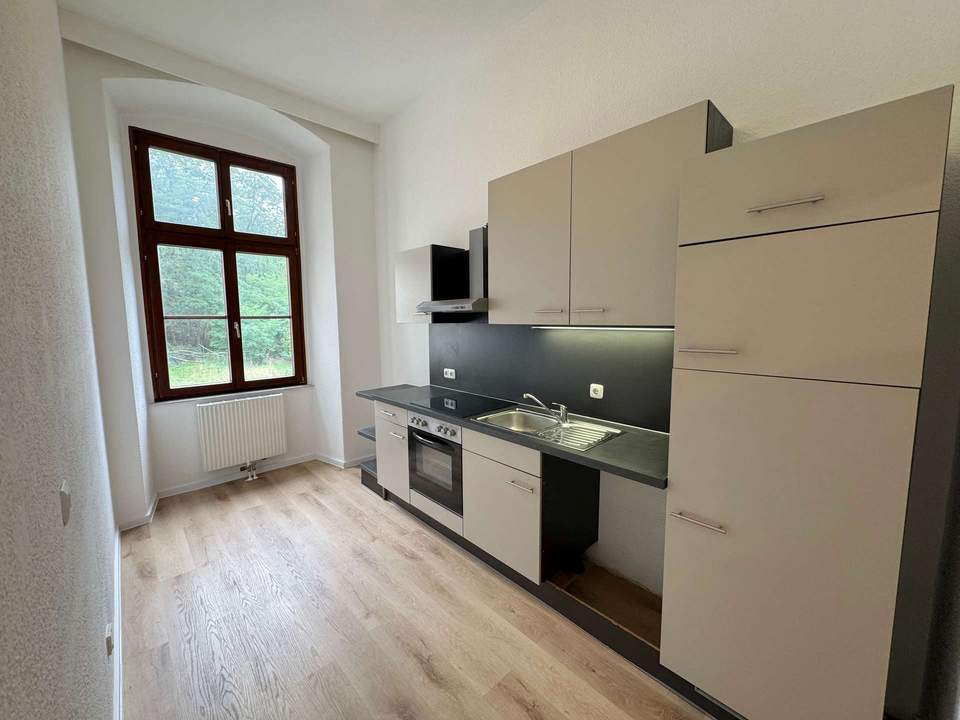Helle 2-Zimmer-Wohnung mit neuer Einbauküche & Stellplatz in Krems