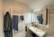 Stilvoll saniert &amp; lichtdurchflutet – 3-Zimmer-Dachgeschosswohnung in Bestlage Mauer | ZELLMANN IMMOBILIEN