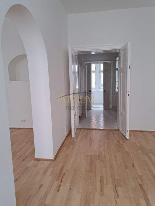 MIETE - Altbaujuwel mit Gartenblick im generalsanierten Biedermeierhaus – 1090 Wien