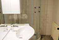 Elegante Loft-Wohnung mit Stuckdecken &amp; Intarsientüren