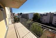 UNBEFRISTET - Helle 3-Zimmerwohnung mit Balkon nahe dem Esperantoplatz!