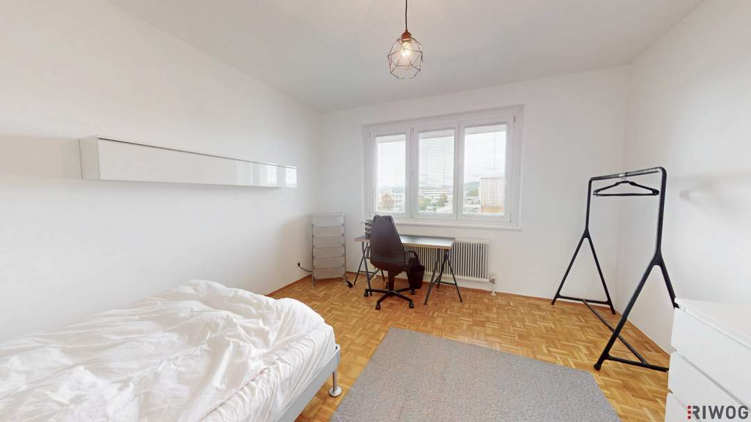 WG-ZIMMER in 3er-STUDENTEN-WG mit AUßENFLÄCHE (550,- Warmmiete Gesamt)