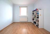 177 m² Wohn-Nutzfläche – 755 m² Grundstück – SOFORT VERFÜGBAR! Voll unterkellertes Einfamilienhaus mit traumhaftem Garten in sonniger Ruhelage!