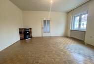 Charmantes Haus mit großem Lager &amp; Innenhof – vielseitig nutzbar!