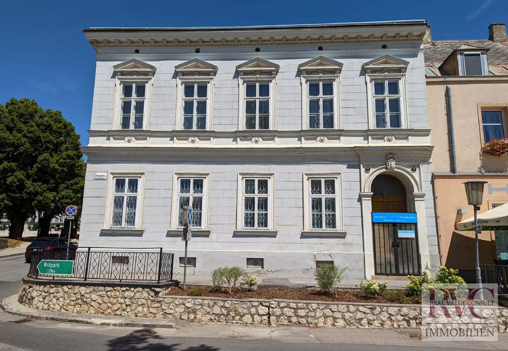 „Exklusives Gründerzeithaus am Hauptplatz von Ernstbrunn – Einzigartige Gelegenheit“
