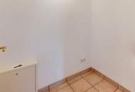 Vermietet!! Altbauflair: Einzimmerwohnung mit ca. 89 m² Außenfläche!