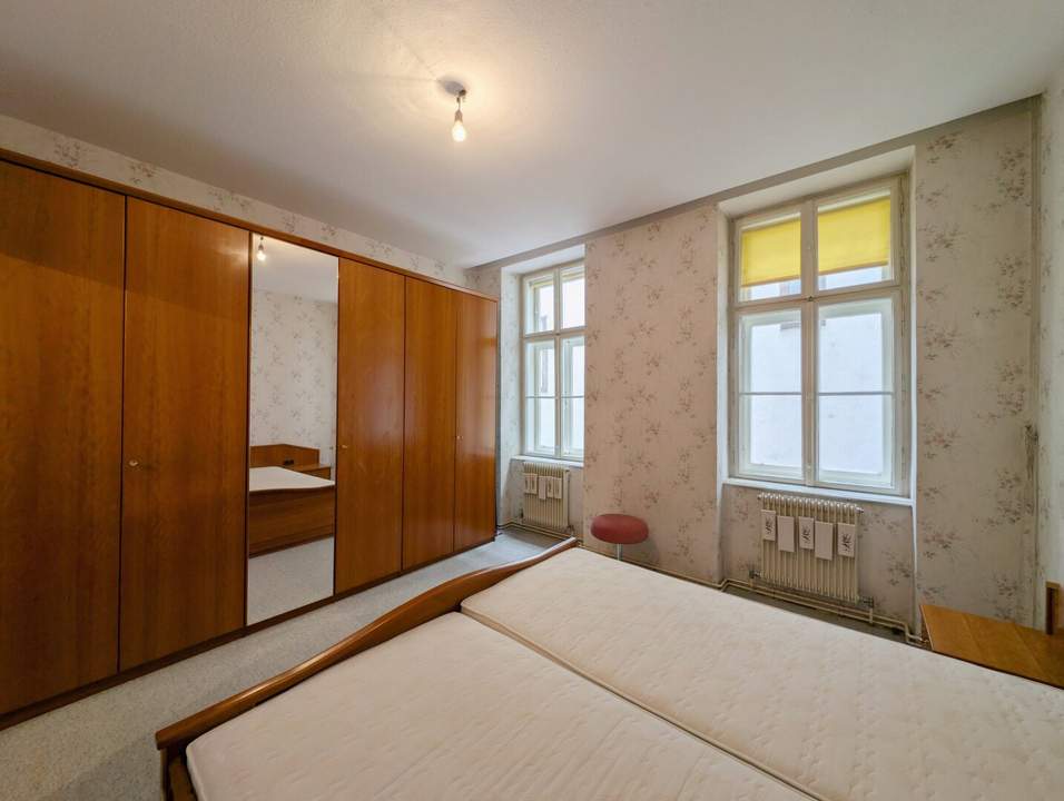 ++AG22++ 2-Zimmer ALTBAUWohnung (sanierungsbedürftig) in absoluter Bestlage!