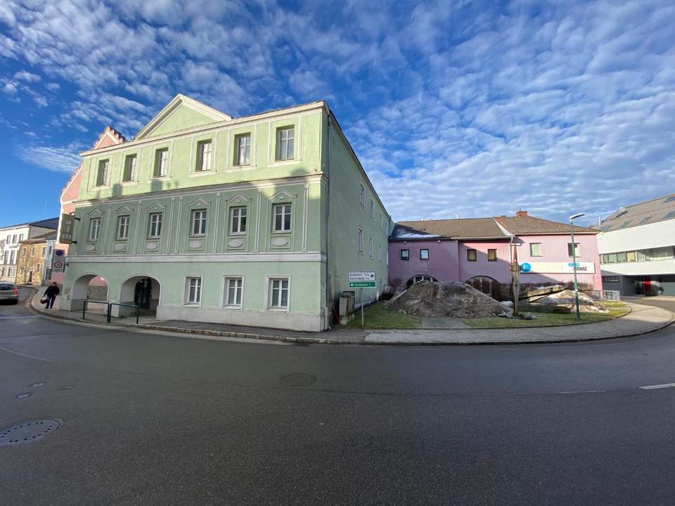 Veranstaltungszentrum / Gewerbeobjekt / Wohnobjekt