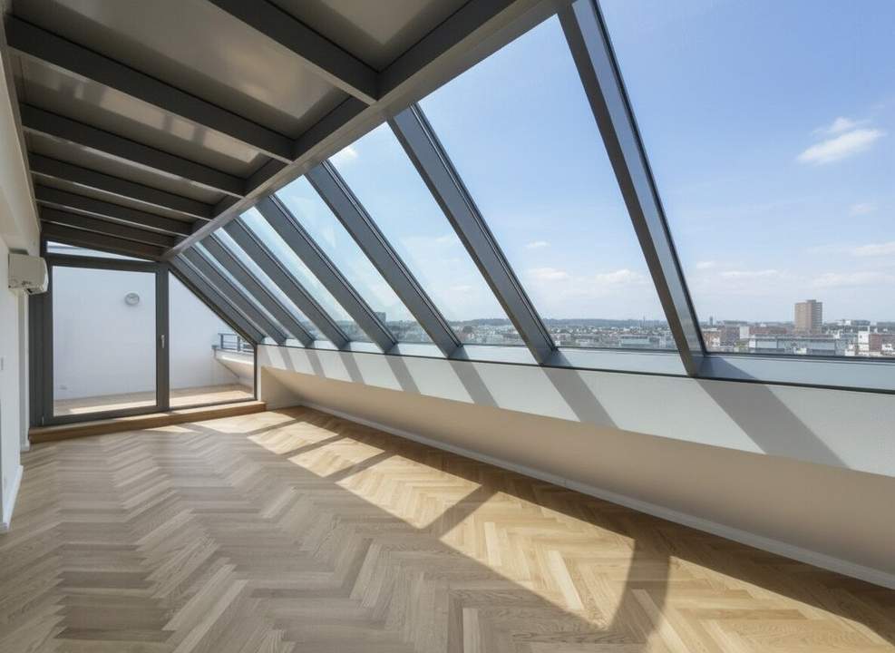 Preisreduktion! Erstbezug nach Sanierung - Dachgeschossmaisonette mit toller Terrasse & fertig installierter Klimaanlage