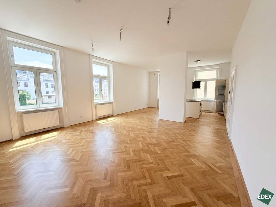 Erstbezug nach Sanierung: Traumhafter 4-Zimmer-Altbau mit moderner Ausstattung
