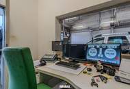 Autohaus mit Werkstatt und befestigten Ausstellungsflächen in Langenwang