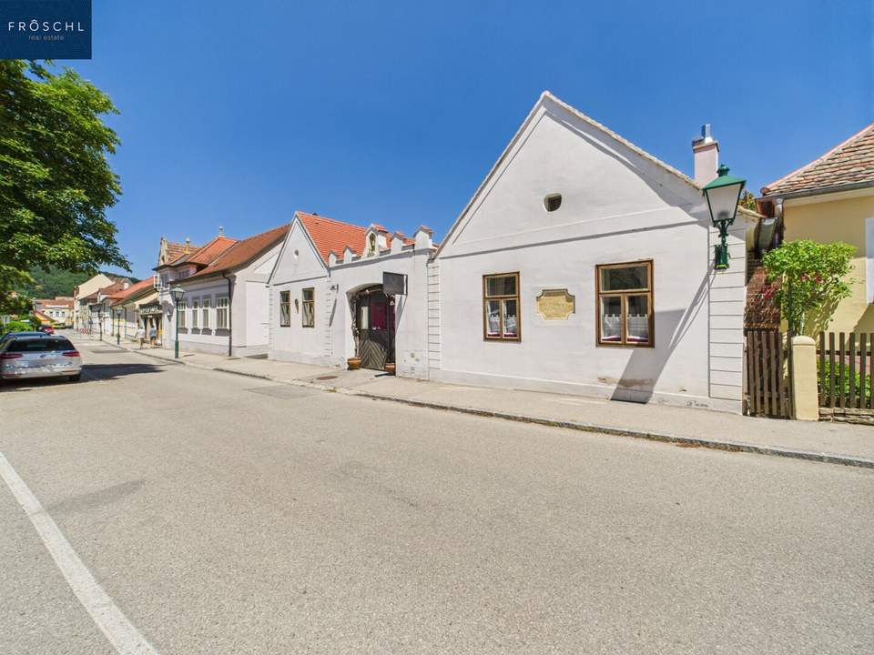Denkmalgeschütztes Gasthaus 'Zum Goldenen Hirschen' - Einzigartiges Kulturdenkmal mit Gastronomietradition seit 1920