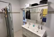 SCHÖNES FAMILIENHAUS IN SONNIGER LAGE MIT POOL UND GARAGE