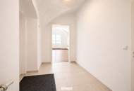 TOP-Lage + Terrasse: Sanierter Altbau im Zentrum – sofort einziehen!