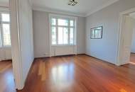 Stylish period apartment filled with light in a central location!