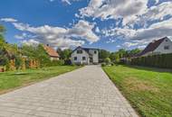 Großzügiges Familienhaus mit über 2.500 m² Grundstück und direktem Zugang zur Schwarza