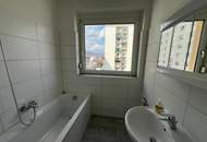 Neu sanierte, helle Wohnung mit toller Aussicht!