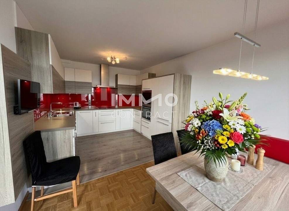 Top Angebot !! 3-Zi-DG-Wohnung mit 2 Terrassen