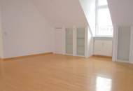 Tolle Penthouse-Maisonette-Wohnung mit Balkon und Terrasse