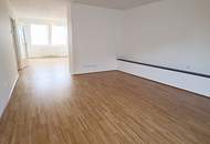 WASAGASSE, FERNBLICK, sonniges 92 m2 Dachgeschoß mit 6 m2 Balkon, 3 Zimmer, Wohnküche, 2 Bäder, Parketten, Hofruhelage