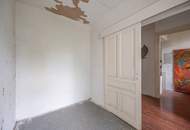 ++NEU++ Sanierungsbedürftige 4-Zimmer Altbauwohnung mit Terrasse in fantastischer Lage!