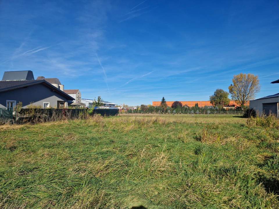 PERFEKTE RUHELAGE OHNE BAUZWANG IN JUDENAU IN HL-BAHNHOFSNÄHE - IHR TRAUMGRUNDSTÜCK WARTET AUF SIE