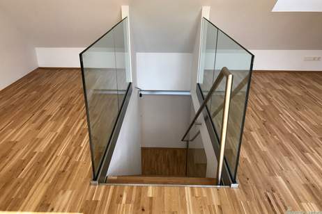 Zweigeschossige Dachgeschosswohnung mit großzügiger Wohnküche, Terrasse & Galerie in zentraler Lage, Wohnung-miete, 1.790,00,€, 3430 Tulln