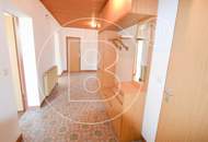 Großes Eckgrundstück mit renovierungsbedürftigem Haus!