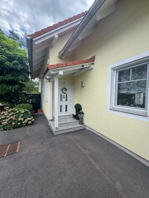 Sehr gepflegte Doppelhaushälfte in wunderschöner Lage (Provisionsfrei)