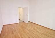 UNBEFRISTET, gepflegte 47 m2 Altbau mit 27 m2 Garten/Terrasse, 2 Zimmer, Kochnische, Wannenbad, Parketten, Randhartingergasse
