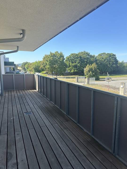 Fernsicht PUR- Sonnige Wohnung mit 2 großen Terrasse/ Dachterrasse, inkl. Küche- Nähe Bhf. Brunn