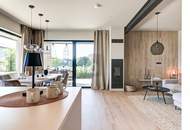 Preisreduktion! DESIGNBUNGALOW MIT SONNIGEM POOL UND HOCHWERTIGSTER AUSSTATTUNG