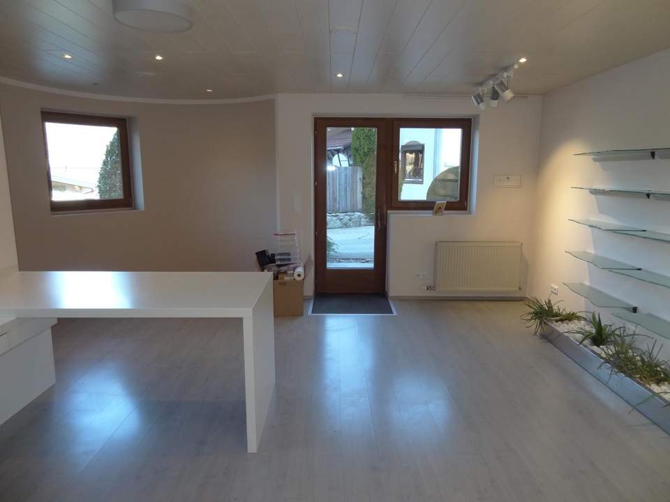 Büro- und Praxisfläche mit ca. 82m² in Ruhelage von Rietz zu mieten
