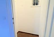 UNBEFRISTET! Repräsentative 4-Zimmer Altbauwohnung mit Loggia und Balkon Nähe The Mall!